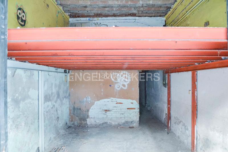 Foto c5058420-7aee-4bdc-8f40-091b9ec44979. Local comercial oportunidad para inversores en sants en Barcelona