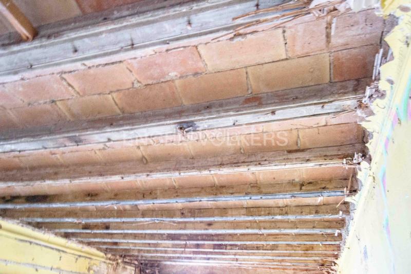 Foto df4374d2-dc97-4bad-97fc-b26492dea365. Local comercial oportunidad para inversores en sants en Barcelona