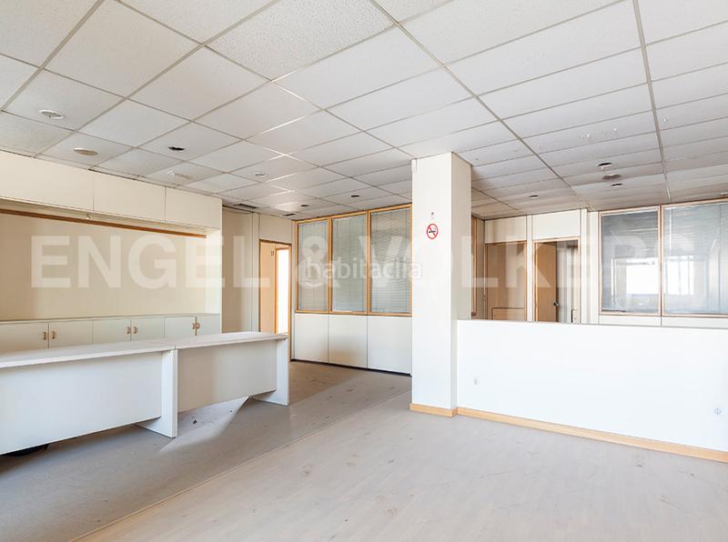 Foto 400ce0a8-7bab-412c-b3a3-1cf0ac99072c. Alquiler oficina  en alquiler en Centre Sabadell