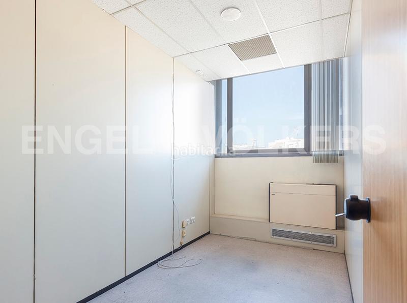 Foto dd7fbd17-ba45-4f58-81f2-201fe1613942. Alquiler oficina  en alquiler en Centre Sabadell
