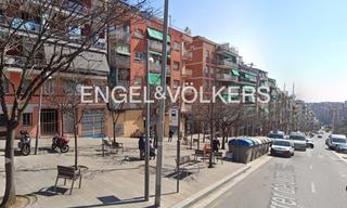 Local Comercial a La Salut. Local en venta en badalona