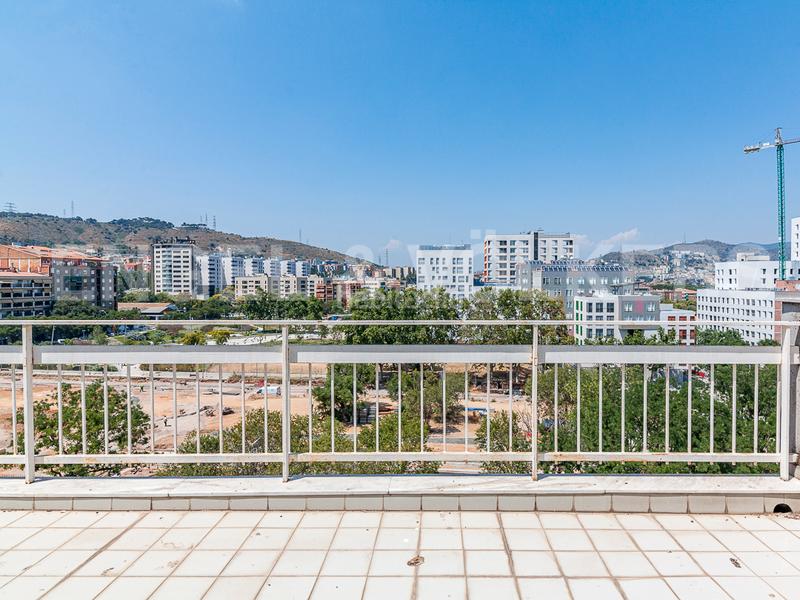 Foto 11349333-0d61-4ba6-8b29-730ec8137656. Location bureau dans Sant Andreu de Palomar Barcelona