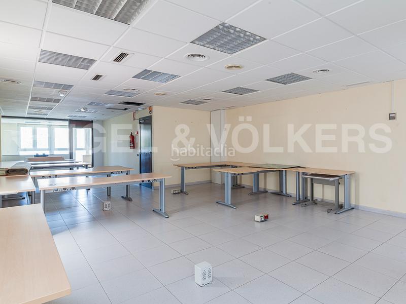 Foto 2ac97604-aee2-4c84-94d9-385d8ba6ba07. Location bureau dans Sant Andreu de Palomar Barcelona