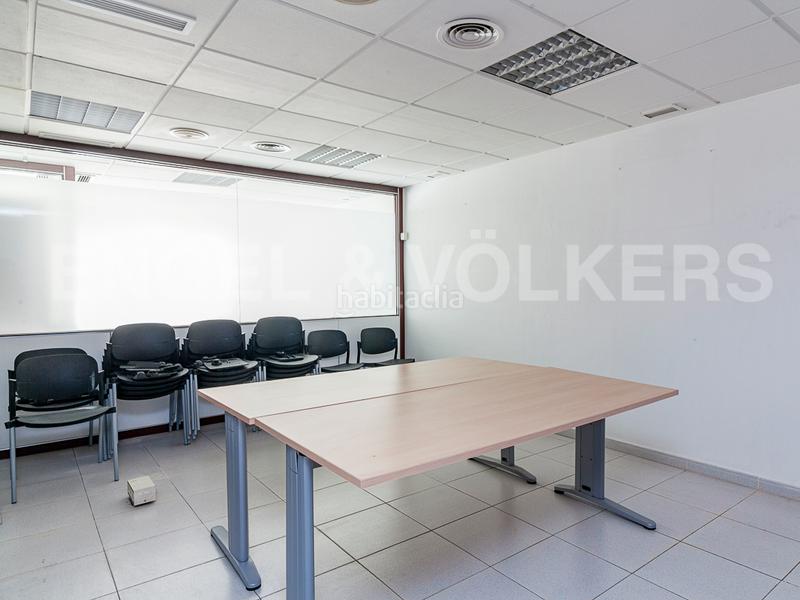 Foto 582b3ca0-3928-4a6b-bcac-f6cd176d69d7. Location bureau dans Sant Andreu de Palomar Barcelona