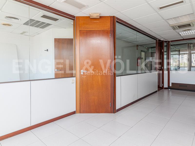 Foto 9539769e-2dfb-43b9-adf4-cd58aadd15e1. Location bureau dans Sant Andreu de Palomar Barcelona