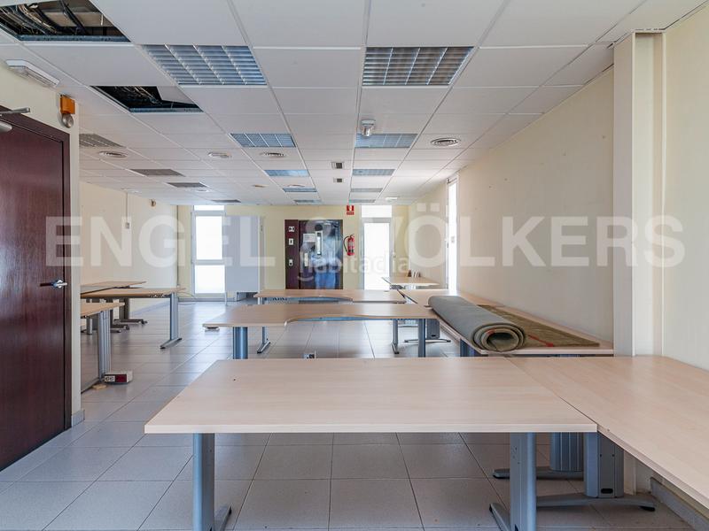 Foto e3296266-7f09-441f-b484-77144953d381. Location bureau dans Sant Andreu de Palomar Barcelona