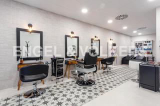 Location Local commercial à L´Antiga Esquerra de l´Eixample. Traspaso de peluqueria con cabinas estetica