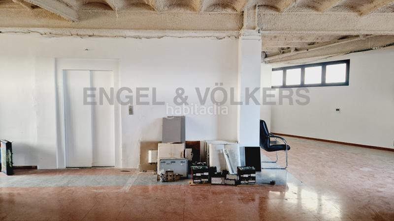 Foto f612336b-fd73-4595-b0b7-8ec7fbf5fb69. Miete büro in La Marina del Prat Vermell Barcelona