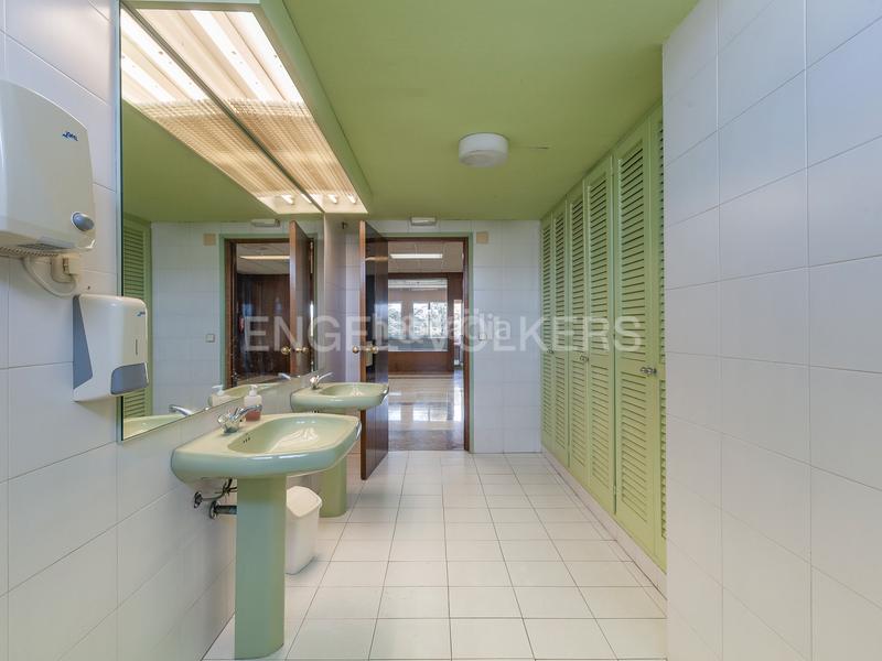 Foto 9b12d023-ce21-4241-82e8-3dfe464702a1. Affitto ufficio con parcheggio in Poble Sec Sant Quirze del Vallès