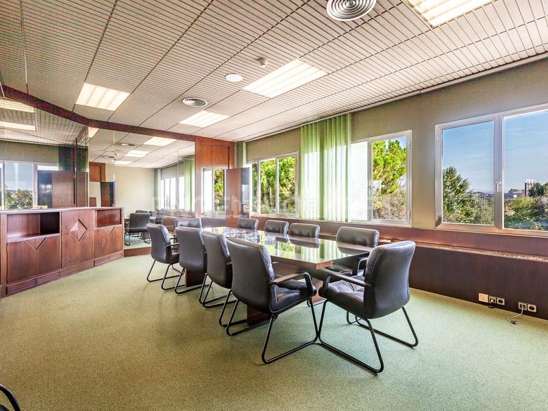 Foto c93a4940-bb43-4598-8e73-8734c2884310. Affitto ufficio con parcheggio in Poble Sec Sant Quirze del Vallès