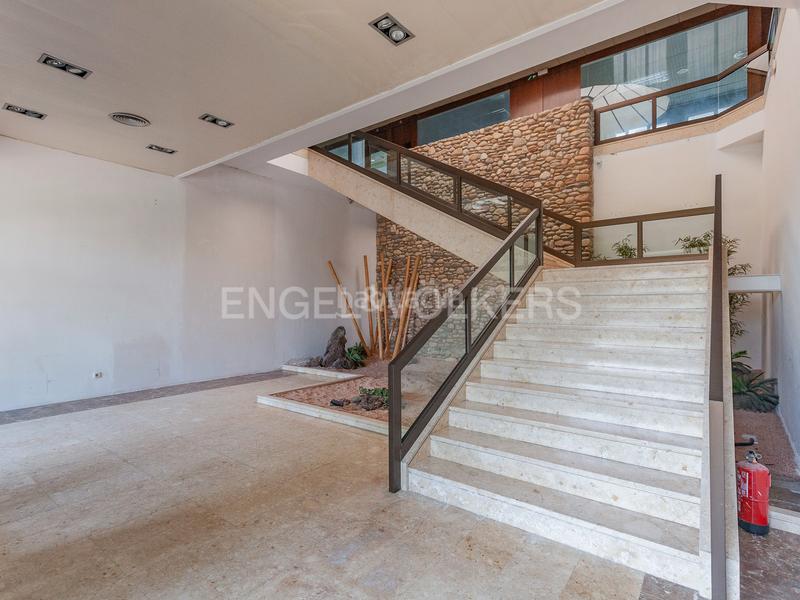 Foto f6cc1bc7-22b6-4ebb-88f5-fbc4cf5e26ce. Affitto ufficio con parcheggio in Poble Sec Sant Quirze del Vallès