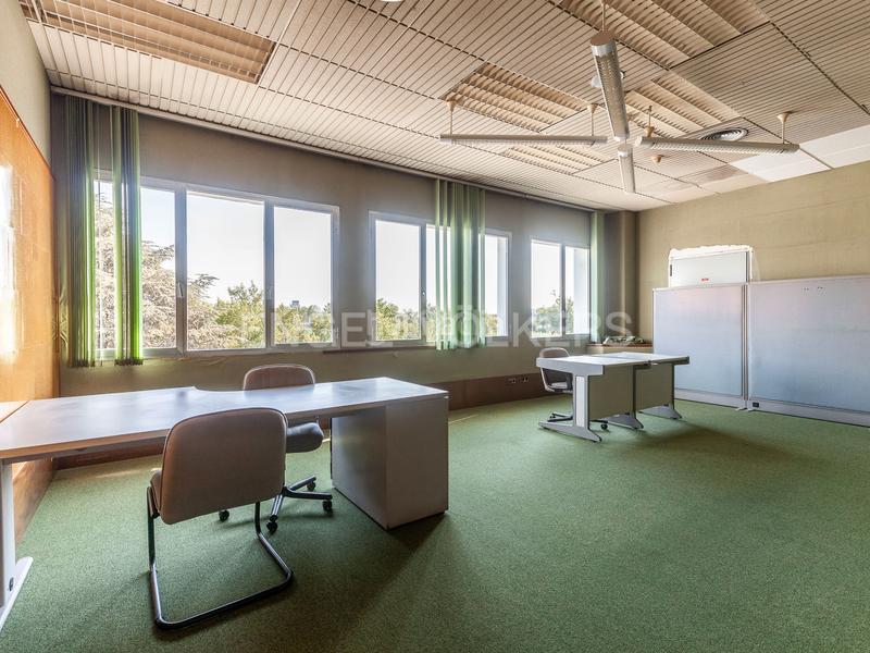 Foto 006b1bc2-b9af-467a-a744-a24bbaec7779. Location bureau avec parking dans Poble Sec Sant Quirze del Vallès