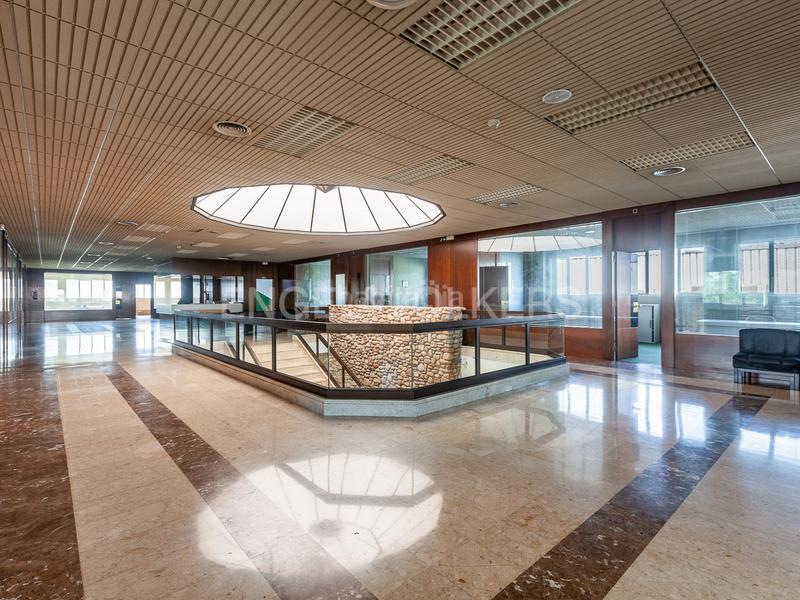 Foto 283cf913-3ebd-4bca-8940-fa98674f712b. Miete büro mit parking in Poble Sec Sant Quirze del Vallès