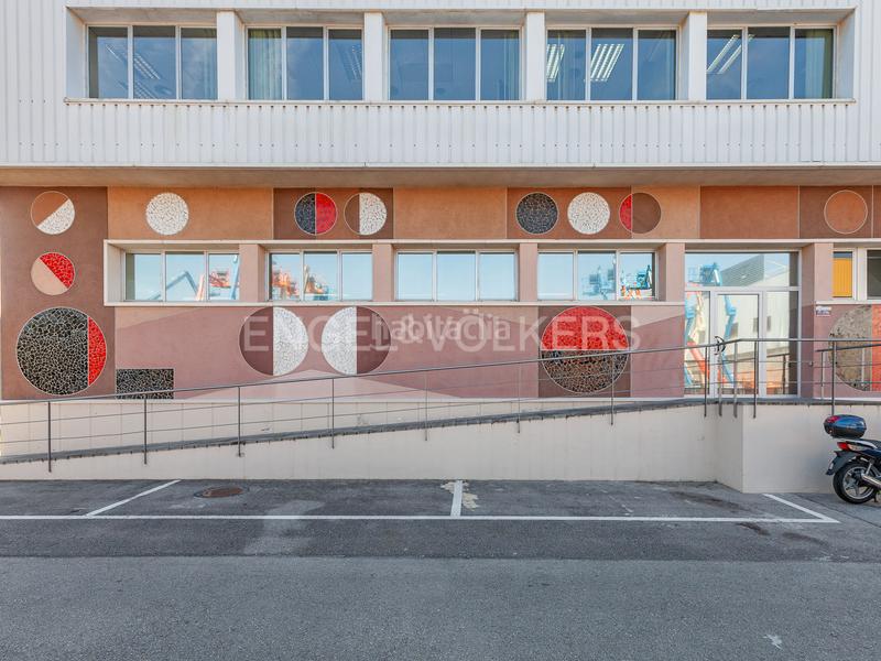 Foto 4ba33280-32d1-4abd-9589-3992860894fe. Miete büro mit parking in Poble Sec Sant Quirze del Vallès