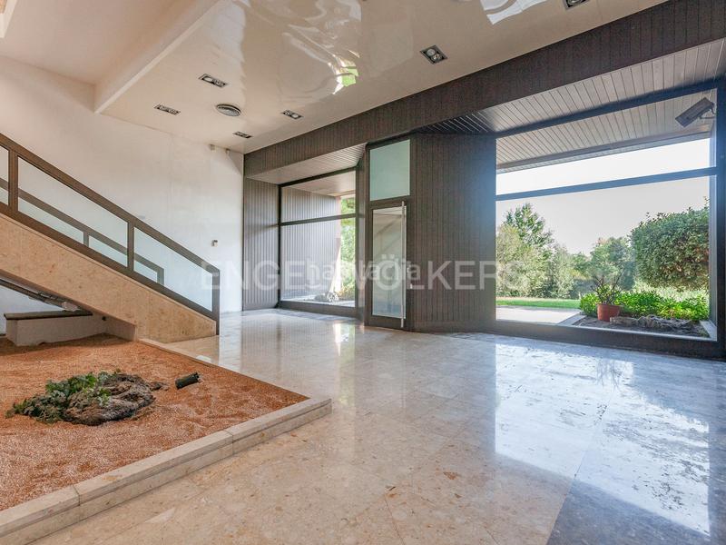 Foto 5b08a78d-2bbc-4c04-967d-4916c207b9d5. Miete büro mit parking in Poble Sec Sant Quirze del Vallès