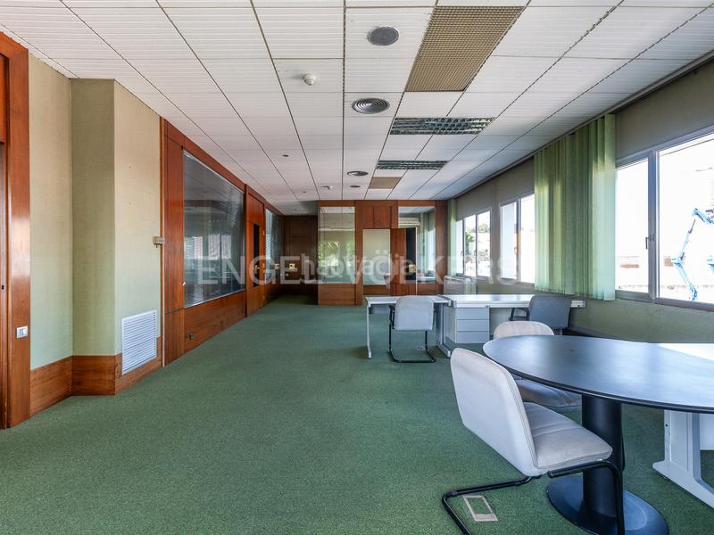 Foto 6fcff106-238b-4b0e-b265-b945dbbc0f0f. Miete büro mit parking in Poble Sec Sant Quirze del Vallès