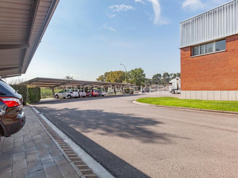 Foto a174cdf4-e961-41a9-b69c-ffe9b0c6d2c3. Miete büro mit parking in Poble Sec Sant Quirze del Vallès
