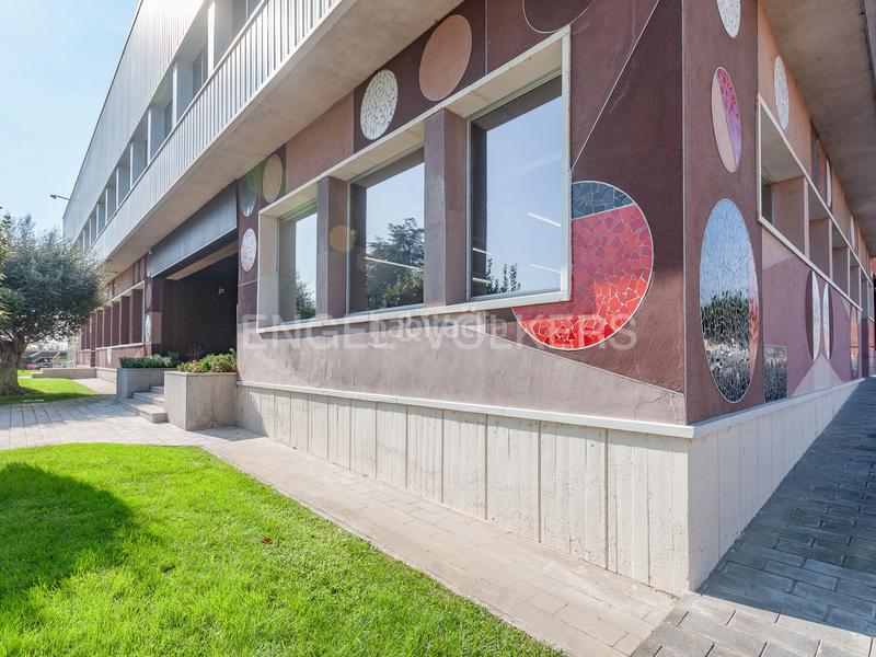 Foto af385fe0-8c13-43d3-a9eb-fded85480067. Miete büro mit parking in Poble Sec Sant Quirze del Vallès