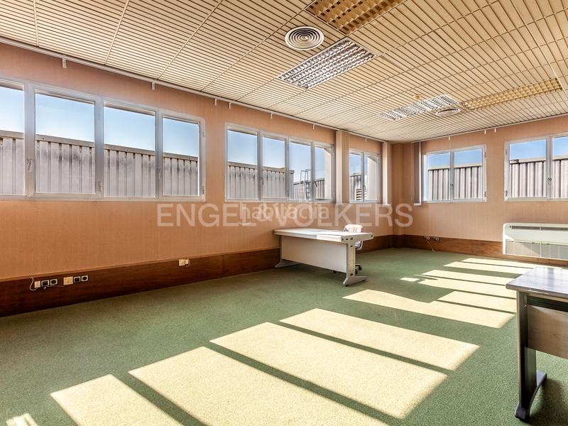 Foto db0f7cf3-6676-4e89-bf06-f903416d7958. Miete büro mit parking in Poble Sec Sant Quirze del Vallès