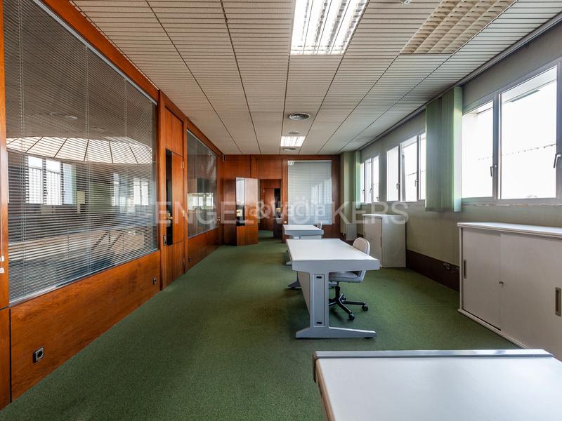 Foto ea85a685-5fcf-497a-88ba-ca544afa5a6a. Miete büro mit parking in Poble Sec Sant Quirze del Vallès