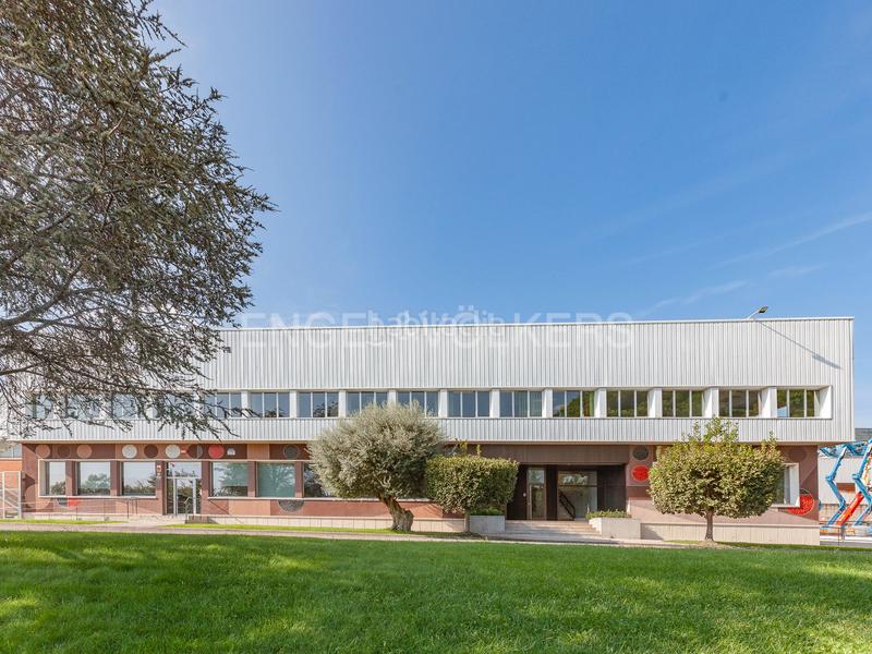 Foto f4e8638f-e8eb-4246-ac93-9d133fa0d502. Miete büro mit parking in Poble Sec Sant Quirze del Vallès