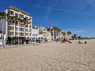 Edifici a Barri Marítim. Hotel en primera línea de mar en torredembarra