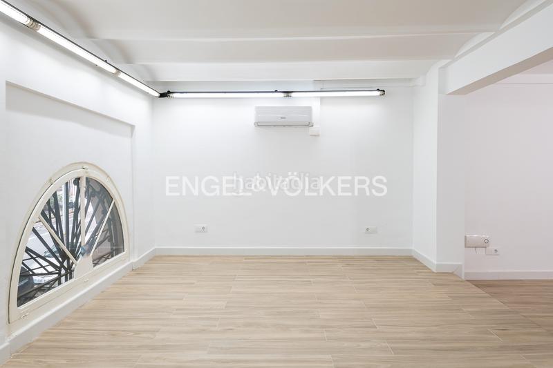 Foto 5219cfff-2bd4-460e-9bfe-097727c1eafc. Locale commerciale in Sant Antoni Barcelona