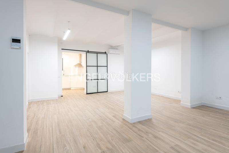 Foto d7058c97-d65a-4c4c-84c7-d718e4a24714. Locale commerciale in Sant Antoni Barcelona