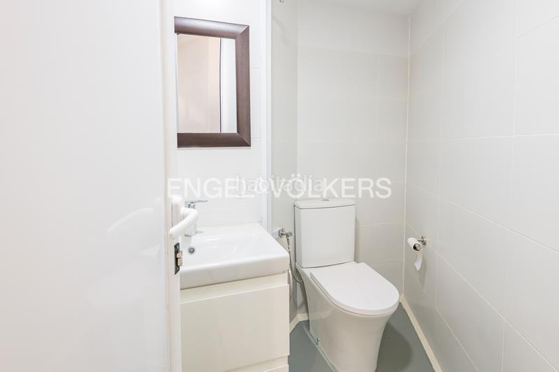 Foto da84ca7c-bc7b-48c1-88f1-cf334496777f. Locale commerciale in Sant Antoni Barcelona