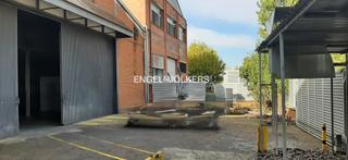 Bâtiment à usage industriel à Eixample. Nave urbanacomercial en venta