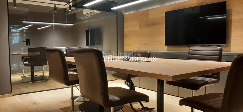 Foto 3faa8986-0425-4343-a6c2-4dfd766c123d. Alquiler oficina despacho junto a la rambla en Centre Sabadell