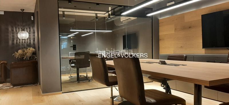 Foto 8fd81bef-78df-4242-8f5b-727fbfb13e87. Alquiler oficina despacho junto a la rambla en Centre Sabadell