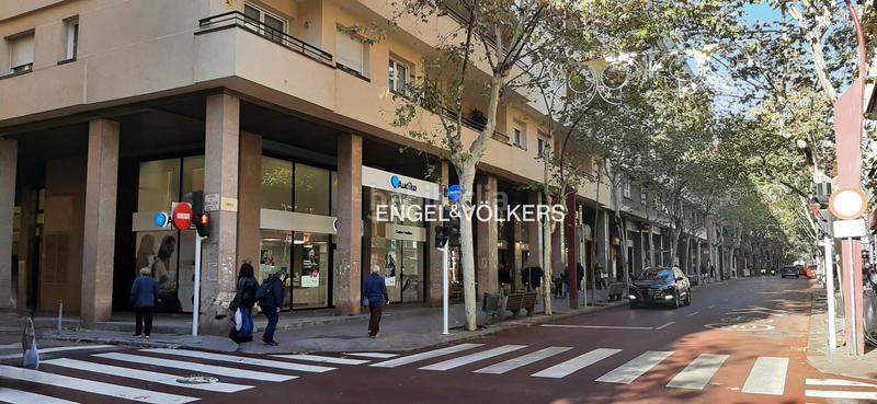 Foto bb7c749b-d524-44fa-8065-e192bd72903b. Alquiler oficina despacho junto a la rambla en Centre Sabadell