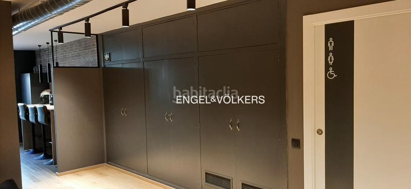 Foto c4c977fa-400d-4f52-bbba-ff484e991025. Alquiler oficina despacho junto a la rambla en Centre Sabadell