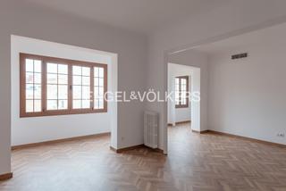 Rent Office space in Sant Gervasi - Galvany. Luminosa oficina en finca regia en diagonal