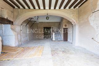 Edifici a Sant Martí Sarroca. Edificio con 4,63 has de terreno en la  bleda alt penedes