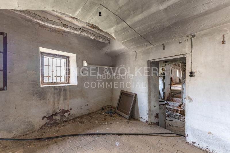 Foto 54eda2ed-26f0-49ef-9573-fadb30f720db. Wohngrundstück in Querol