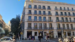 Miete Büro in Dreta de l´Eixample. Oficinas amuebladas en alquiler en urquinaona
