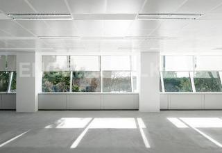 Lloguer Oficina a Pedralbes. Alquiler de oficina en edificio corporativo con mucha imagen