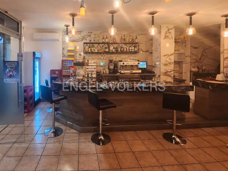 Foto 95fa8cf6-9c8c-48d0-b725-d510f73af879. Local comercial local restauración en venta en Centre Pineda de Mar