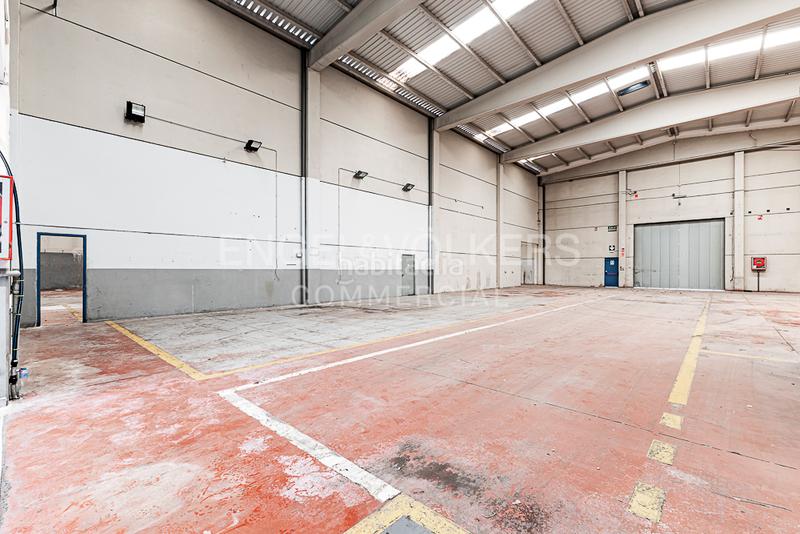 Foto 282ae098-707d-4afa-a6fc-16708d7d3879. Affitto capannone industriale in Arboç (L´)