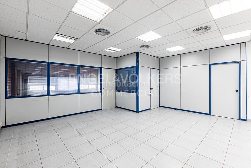 Foto 3439b6c1-c369-43a1-9b07-211e3c1a45f9. Affitto capannone industriale in Arboç (L´)