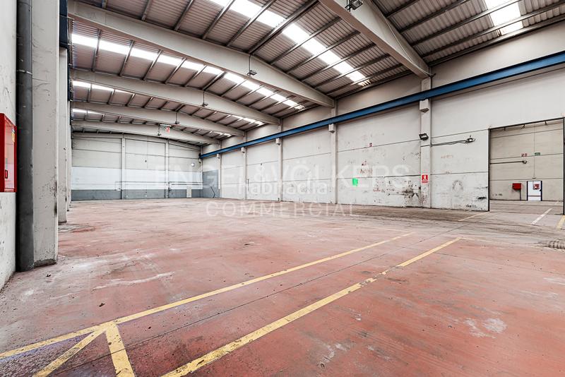 Foto 4c9c1120-7eff-43ec-abef-43e01b6d794f. Affitto capannone industriale in Arboç (L´)