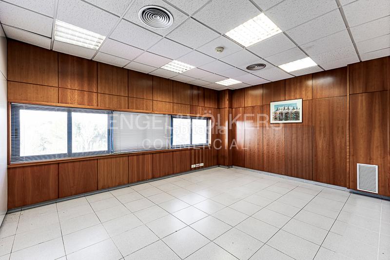 Foto dc403812-8273-4b0b-a8e1-686128cbc28e. Affitto capannone industriale in Arboç (L´)