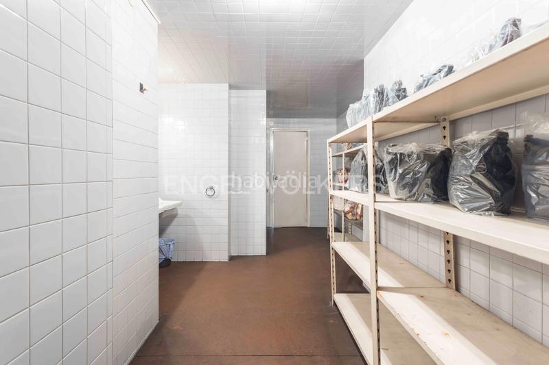 Foto 307fe2d7-9128-4759-99bb-4073b37c1f05. Local comercial edificio comercial en Collblanc. múltiples usos permitidos en Hospitalet de Llobregat (L´)