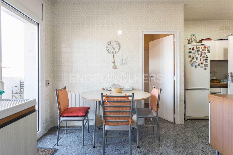 Foto 4105c664-036a-4de5-9995-ba6763129294. Local comercial edificio comercial en Collblanc. múltiples usos permitidos en Hospitalet de Llobregat (L´)