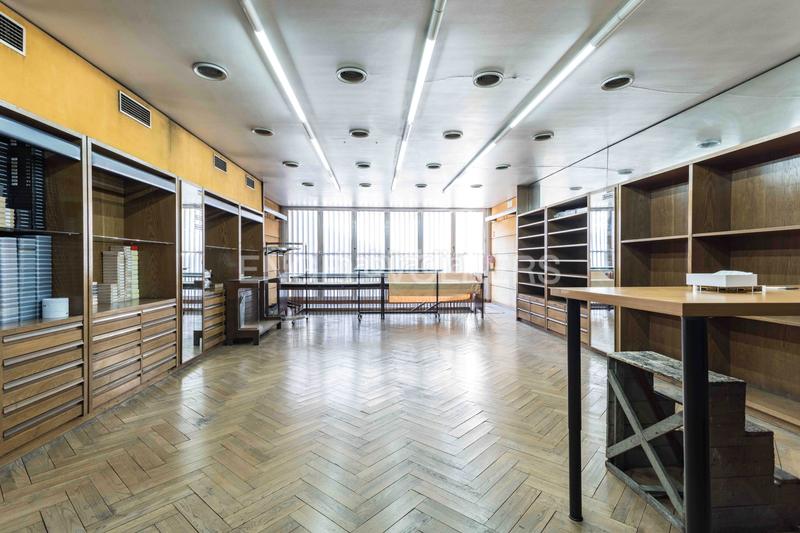 Foto 4c34d131-bfa7-4531-8749-4900b8219cfe. Local comercial edificio comercial en Collblanc. múltiples usos permitidos en Hospitalet de Llobregat (L´)