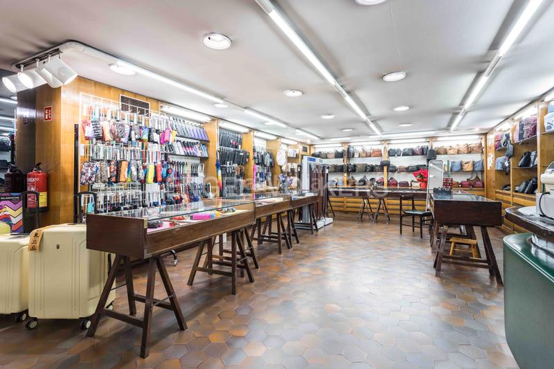 Foto deff359d-979a-4631-acf9-47eaf65ad354. Local comercial edificio comercial en Collblanc. múltiples usos permitidos en Hospitalet de Llobregat (L´)