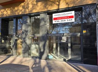 Lloguer Local Comercial a Bon Pastor. Alquiler de local nuevo en sant adria