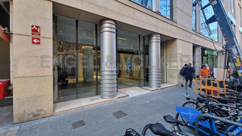 Foto 5f169c09-bdce-432b-a82f-1209aed124ae. Alquiler oficina s en alquiler en Sants cerca de diagonal en Barcelona